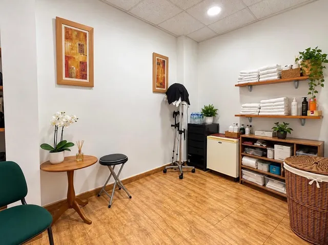 Traspaso de peluquería en pleno funcionamiento – 20 años de éxito y clientela fija en las lagunas, Mijas — 6