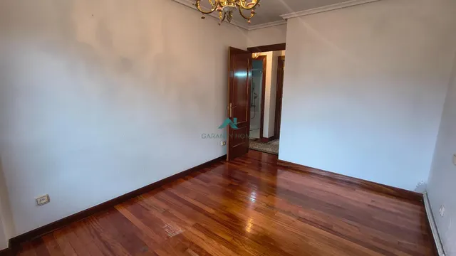 Se vende piso en Los Corrales de Buelna — 41