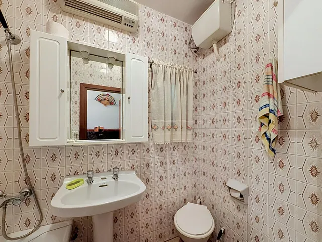Amplia casa de pueblo de 276m2 en Abrucena lista para vivir — 19