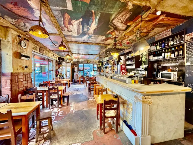 Espectacular Bar Restaurante en el centro urbano con una superficie de 200m2 distribuidos en una planta comercial de 110m2 más almacén de 90m22 — 6