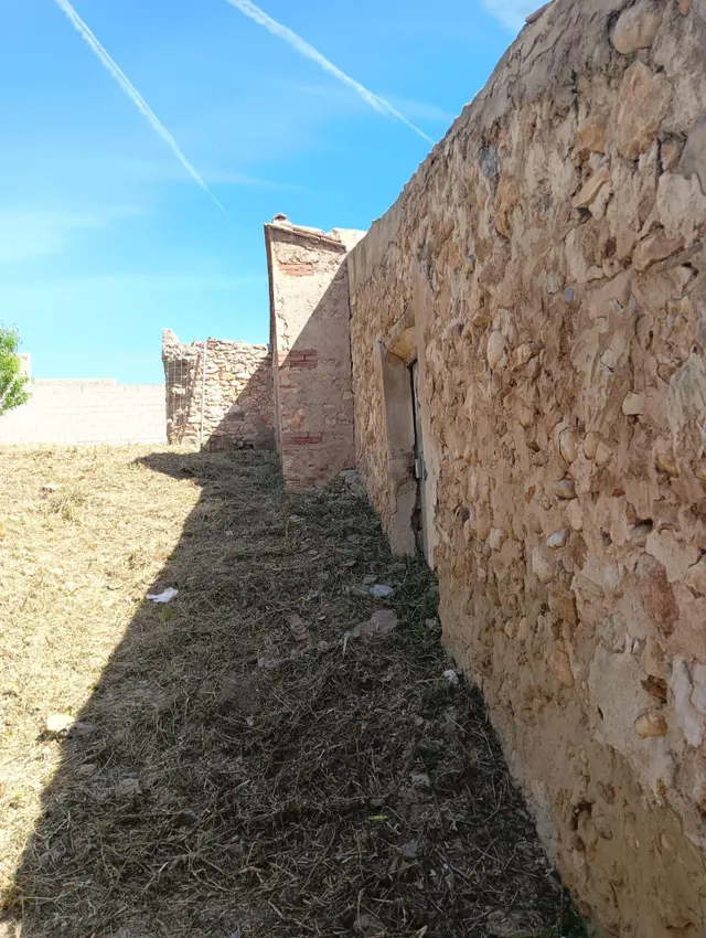 Parcela urbana en el centro de Montroy — 29