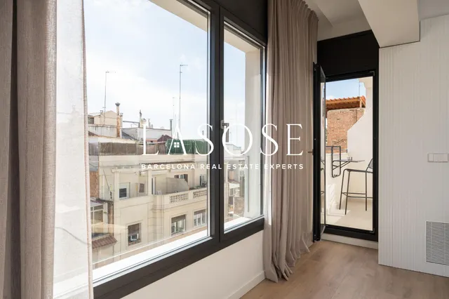 Acogedor piso de dos dormitorios, balcón y terraza comunitaria en alquiler en La Salut — 14