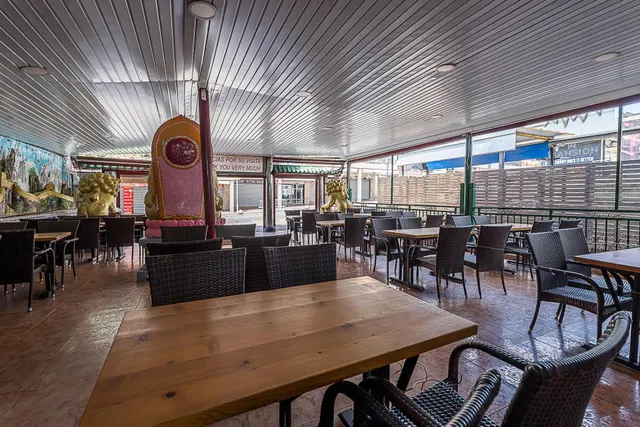 Local comercial en primera línea de playa en Magaluf — 9
