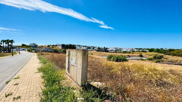 PARCELA URBANA DE 800 M2 EN URBANIZACIÓN MARTÍN MIGUEL - foto 4
