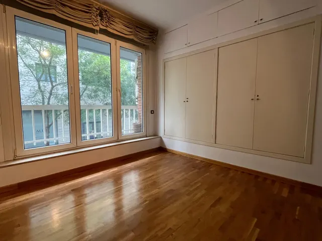 PISO MUY AMPLIO Y TRANQUILO EN SARRIA — 16