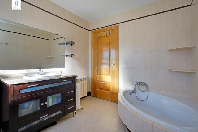 ESPECTACULAR CHALET CON PISCINA EN OTURA — 33