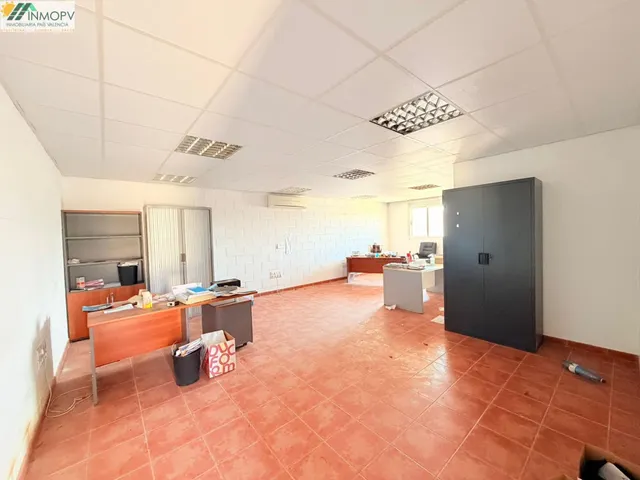 EN VENTA NAVE INDUSTRIAL CONSTRUIDA SOBRE SUELO URBANO! - foto 3