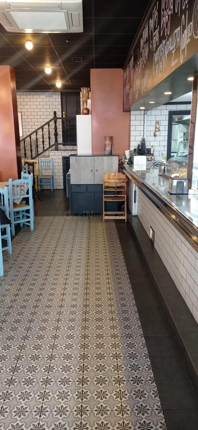 SE VENDE NEGOCIO DE HOSTELERIA, EN PLENO FUNCIONAMIENTO. — 5