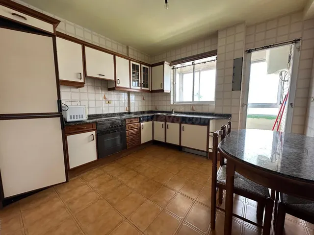 VENTA: Amplio y luminoso piso en Ponferrada - foto 3