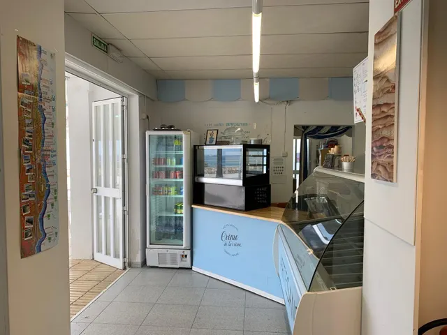 Heladería frente al mar en L’Ametlla de Mar: traspaso 38.000 €, equipada y en funcionamiento — 10