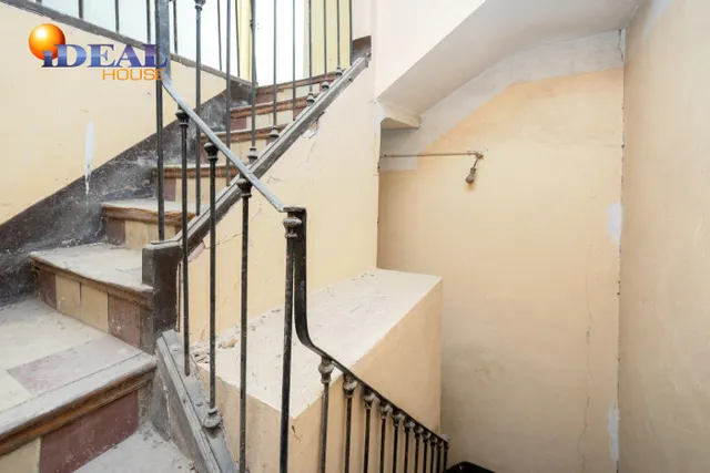 A LA VENTA EDIFICIO EN PLAZA BIB-RAMBLA — 35