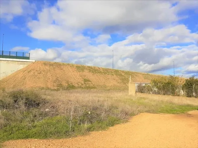 SUELO  URBANIZABLE RESIDENCIAL EN  SAN ANDRES DEL RABANEDO — 4