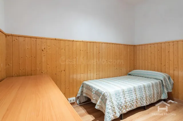 Casa tradicional con patio y acceso por dos calles en el centro de Ayamonte — 19