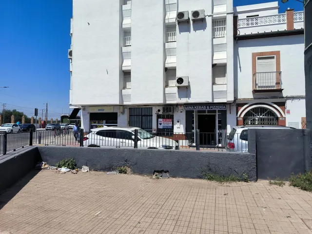 Local Comercial Estratégico frente a la Estación de Tren — 11