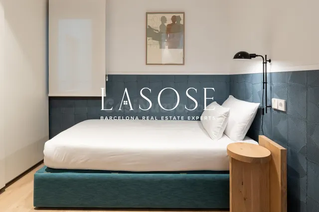 Acogedor piso de dos dormitorios, balcón y terraza comunitaria en alquiler en La Salut — 5