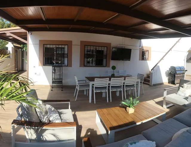 MAGNIFICO CHALET TOTALMENTE REFORMADO, IDEAL PARA PAREJAS, RODEADO DE TODOS LOS SERVICIOS — 20