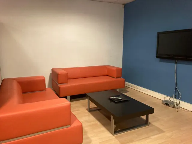 ALQUILER DE OFICINA, EN CENTRO DE EMPRESAS — 12