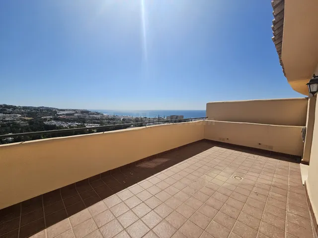 Dúplex tipo adosado con vistas al mar en la Cala de Mijas — 2
