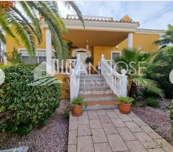 SE VENDE VILLA DE LUJO EN HONDON DE LOS FRAILES — 2