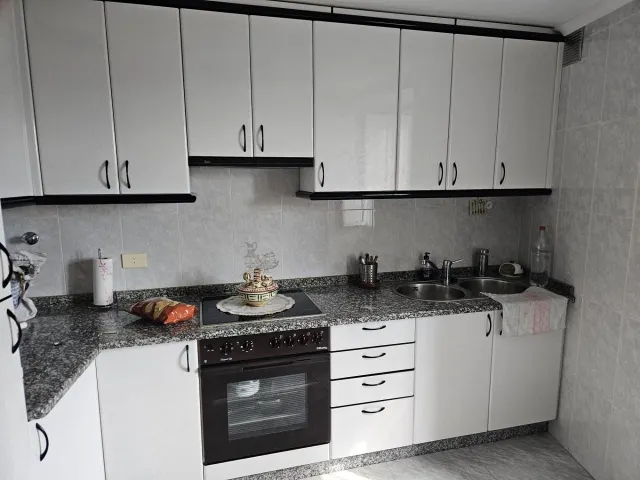 OPORTUNIDAD !!! SE VENDE CASA EN SARREAUS — 28