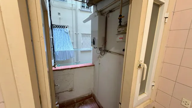 PISO EN LES CORTS — 13