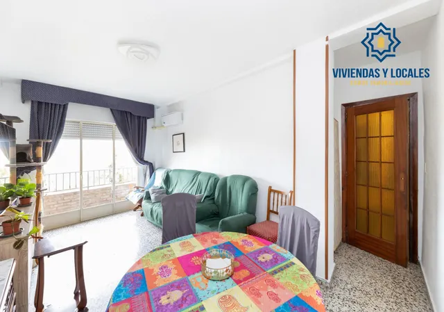 En Venta Piso de 4 dormitorios con ascensor, ideal para reformar a tu gusto. — 26