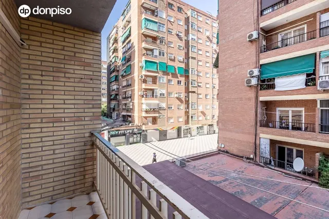Piso de 3 dormitorios con terraza en plena zona Fontiveros — 3