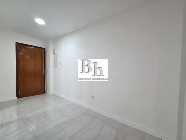 INMOBILIARIA BLANHOGAR VENDE LOCAL EN TORREMOLINOS — 20