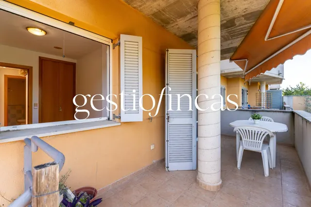 Espectacular bajo con gran jardín privado, piscina y parking a 5 minutos del mar — 23