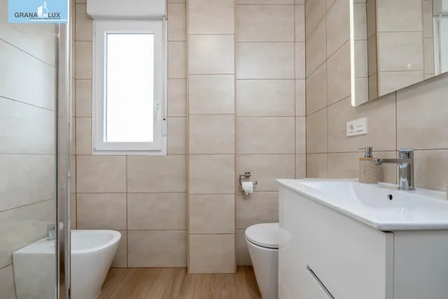Encantadora Casa Reformada en Ogijares con Vistas y Espacios para Disfrutar — 30
