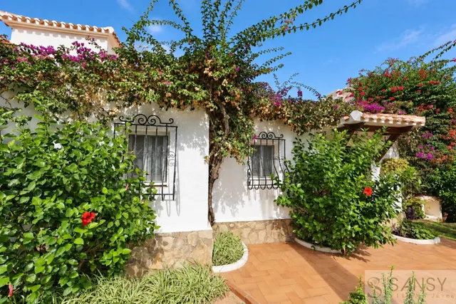 Chalet con piscina en venta en Jávea/Xàbia - 4 dormitorios y vistas al Montgó — 27