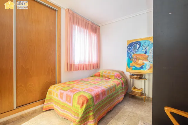 Vivienda con terraza , vistas despejadas, privacidad y orientación a medio día — 28