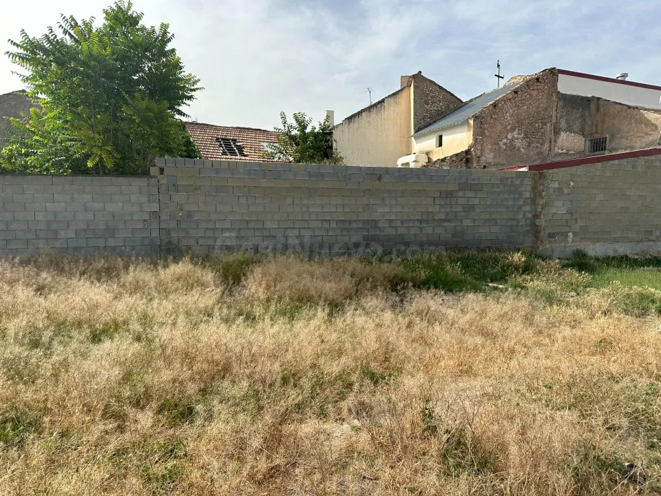 VENTA DE SOLAR URBANIZABLE DE 577 M2 EN CHIMENEAS