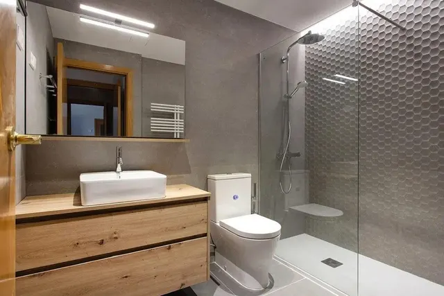LOCAL CON POSIBILIDAD DE CAMBIO DE USO A VIVIENDA EN TOSCAL LONGUERA — 11