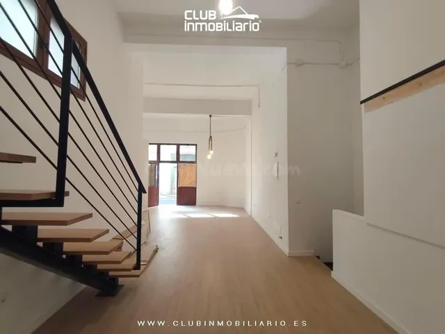 Loft de diseño con doble altura en pleno corazón de El Tosca - foto 2