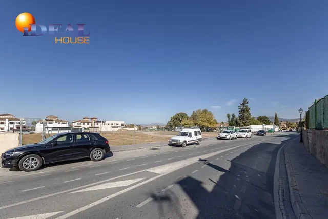 Solar de 1.175 m2 en Ogijares — 13