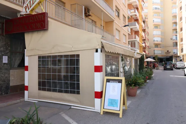 Local comercial 400m² en venta - Playa del cura — 44