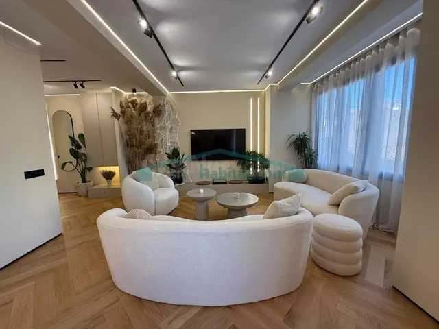 Exclusivo piso reformado con terraza y luz natural en el cor - foto 4