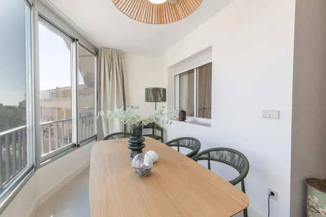 ¡exclusivo apartamento en primera linea de playa con reforma integral de alta gama! — 14