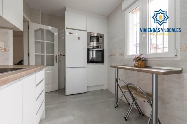 Encantadora Casa Reformada en Ogijares con Vistas y Espacios para Disfrutar — 14