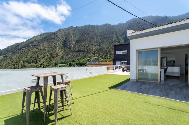 Chalet independiente en venta — 35