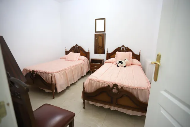 Casa en planta baja para entrar a vivir con 3 dormitorios, cocina amplia, salón, comedor, 2 patios y lavadero — 11
