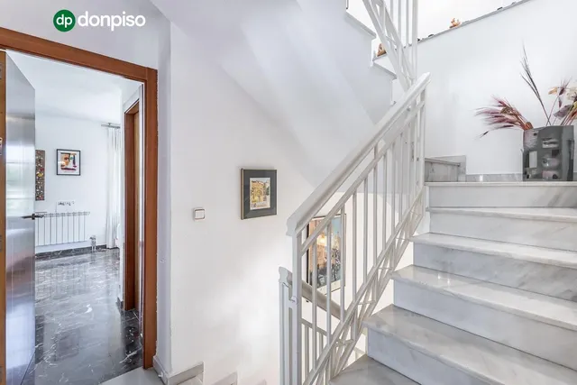 CASA PAREADA EN LA ZUBIA CON PISCINA, ZONA DE BARBACOA Y JARDÍN — 32