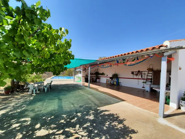 EXCELENTE CHALET EN MONTEALEGRE DEL CASTILLO - foto 4