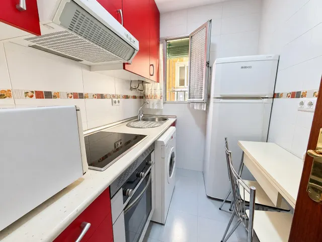 Piso de 2 dormitorios con terraza y grandes posibilidades de reforma en Simancas, Madrid — 16