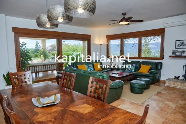 Chalet a la venta en Valencia — 5