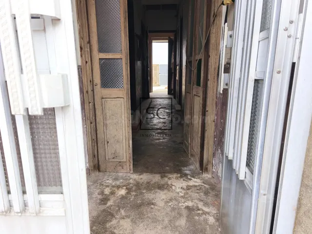 Casa con garajes y bodega en Neda. - foto 2