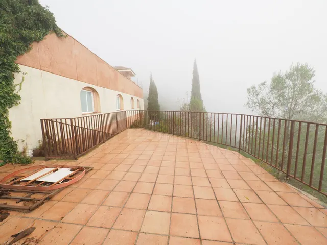 SE VENDE CASA EN OLESA DE BONESVALLS — 30