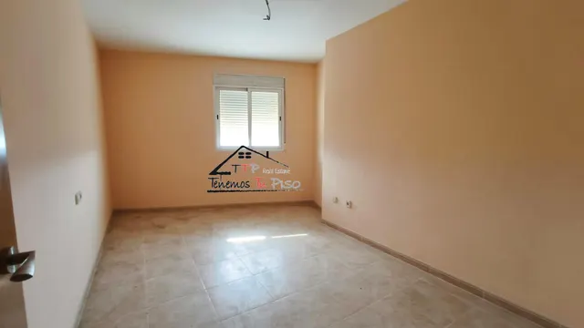ÁTICO-DÚPLEX A ESTRENAR. 4 DORMITORIOS. 3 BAÑOS. TERRAZA DE 35M. COCHERA INCLUIDA — 33