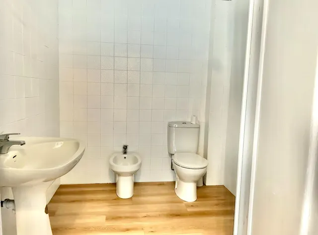 Amplio apartamento con vistas al Paseo, Frente al Club Náutico de Torrevieja — 19
